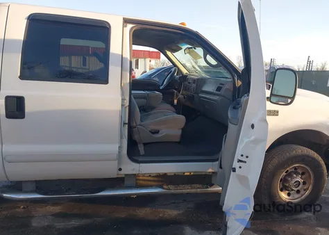 2001 Ford F-350 Lariat/Xl/Xlt из США, поврежденный, VIN 1FTSW31F21EB65600